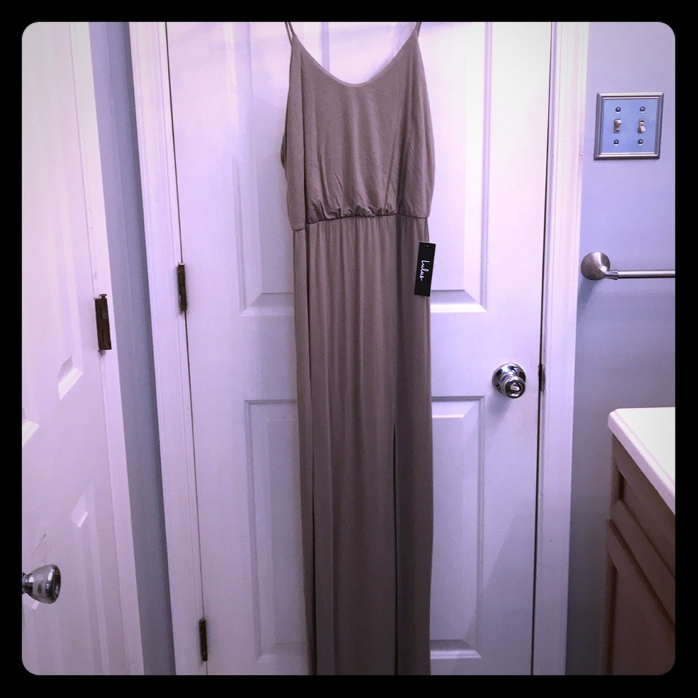 Lulus maxi dress with slit tag still on